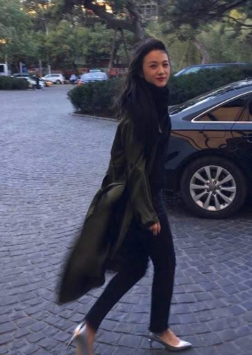 美女的气质，超越表面的内在魅力