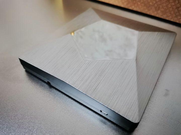 电脑光驱数据线的位置及重要性解析