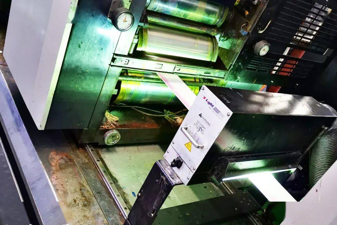解决印刷机左右套印不准的技术问题及策略探讨