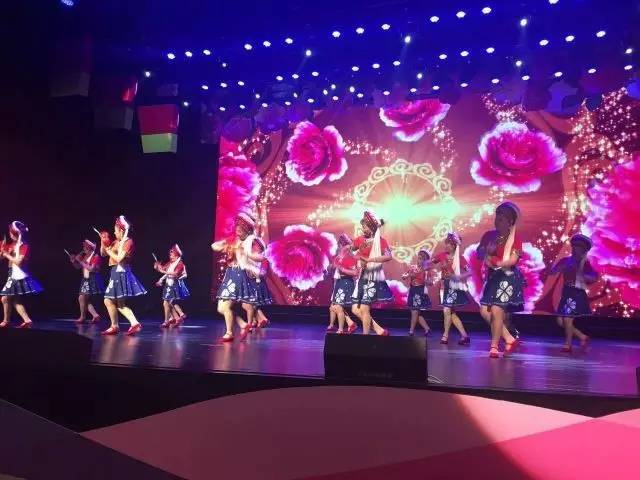 活力佳佳美久广场舞，舞动生活的魅力