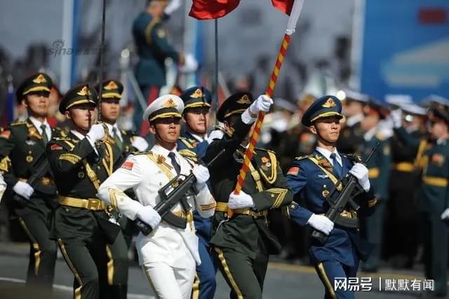 阅兵穿军靴，荣耀与责任并重