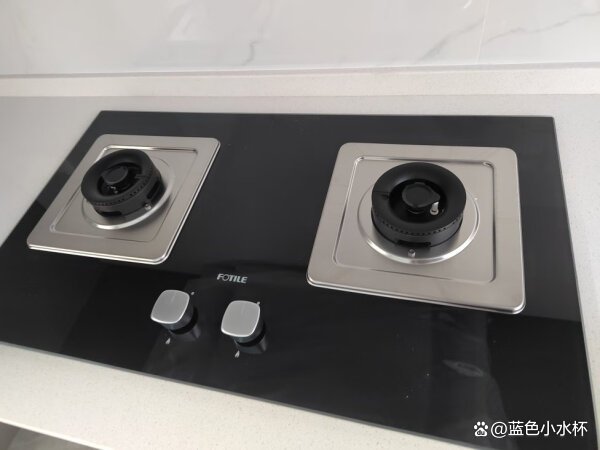 方太燃气灶与电池，高效烹饪的核心动力