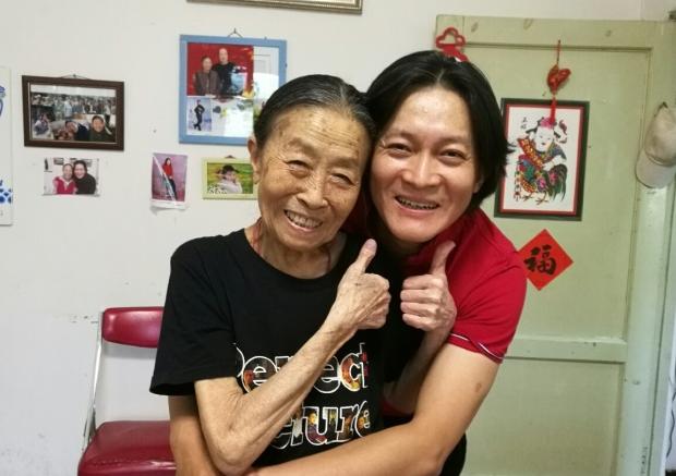 坐飞机无人陪同，独自旅行的体验与挑战
