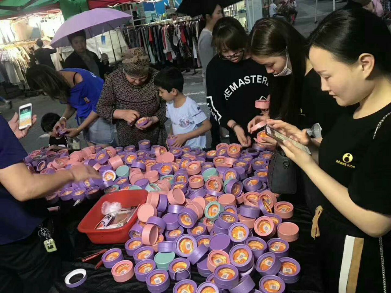 江湖地摊货最新产品，探索流行潮流的新领域