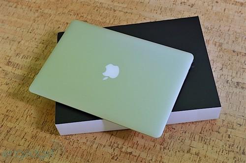 MacBook Air的重量，轻薄便携的体验
