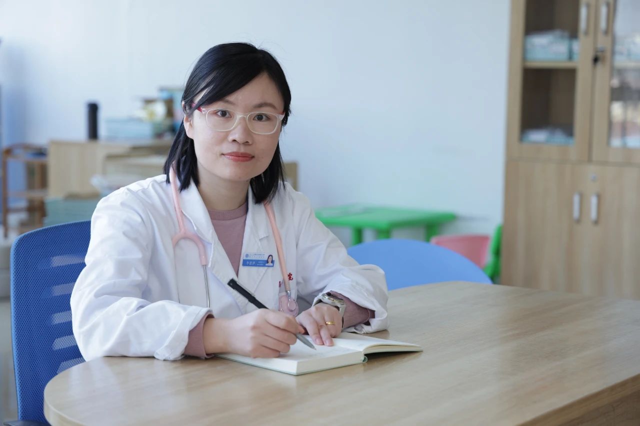 小儿神经内科专家，守护儿童健康的守护者