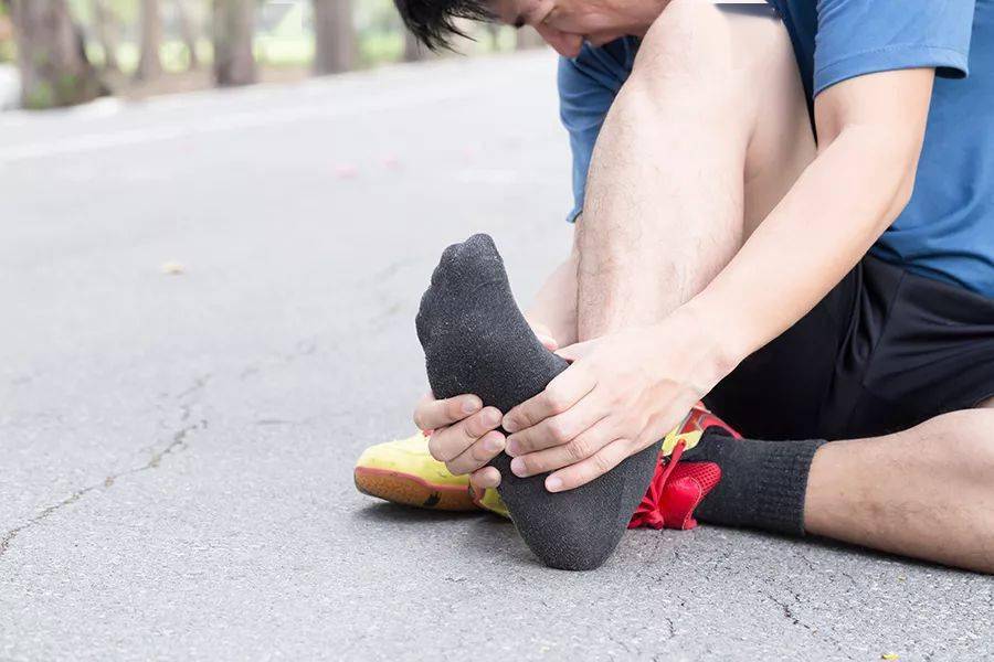 越野跑后脚部发麻，成因、缓解与预防策略
