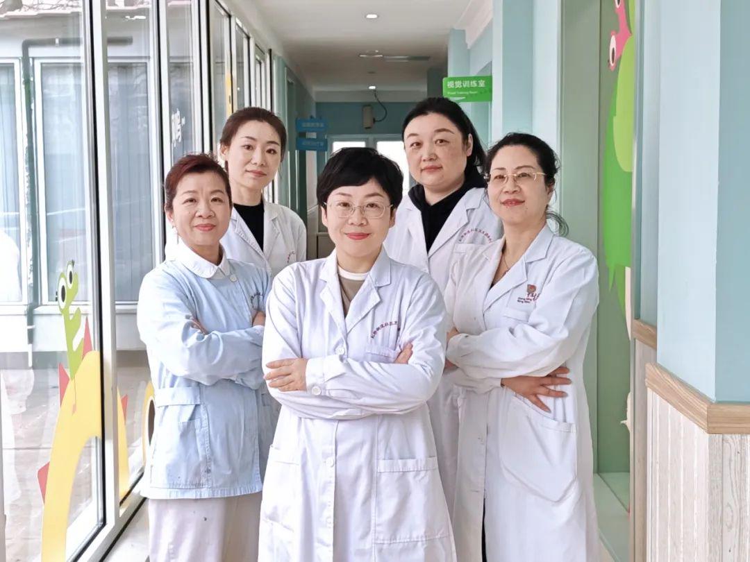 重庆市儿童医院专家团队，守护儿童健康的坚实后盾