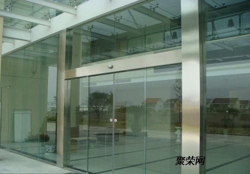 不锈钢玻璃门，推拉之间，现代建筑的灵动之美