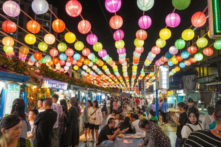 剧组明星，探寻光芒背后的故事