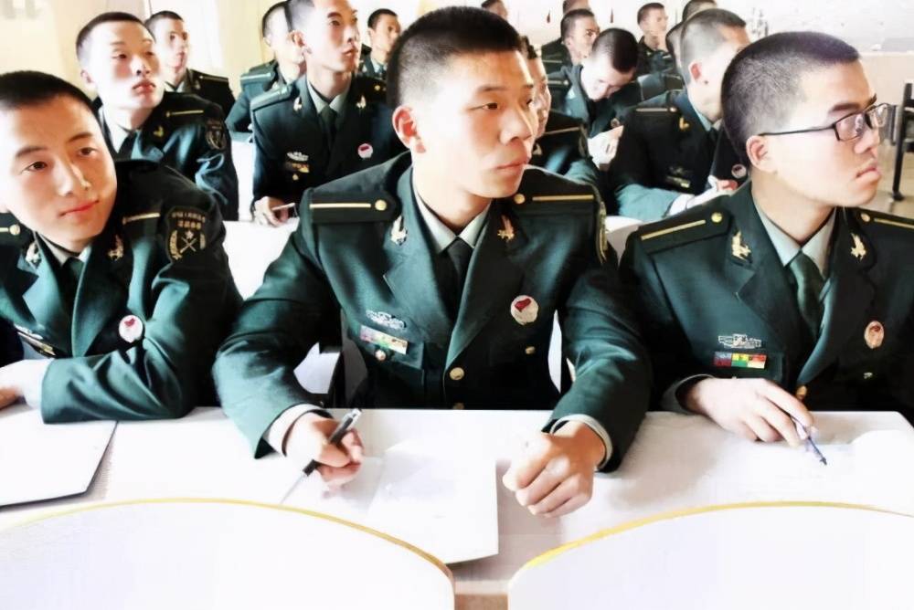 火箭军官待遇，荣誉与责任的体现