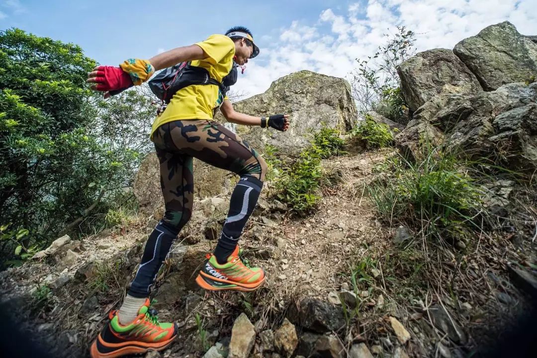 越野跑与登山杖，探索自然之道的完美搭档