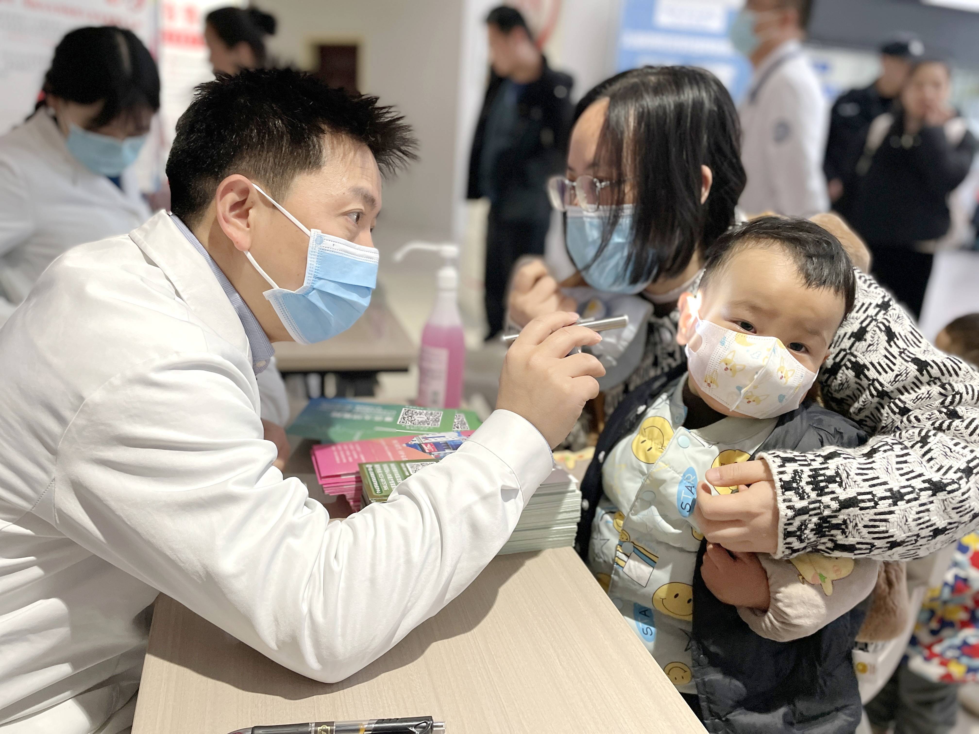 重庆儿科消化专家——守护儿童健康的守护者