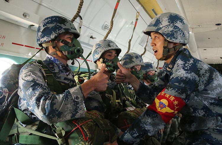 伞兵K的最低开伞高度，挑战极限与技术的探索