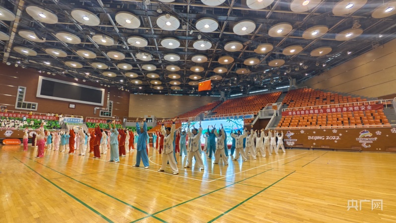 先锋健身俱乐部，塑造健康生活的引领者