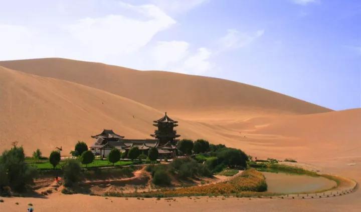 伞兵沙漠，英勇传奇与独特地貌的交融