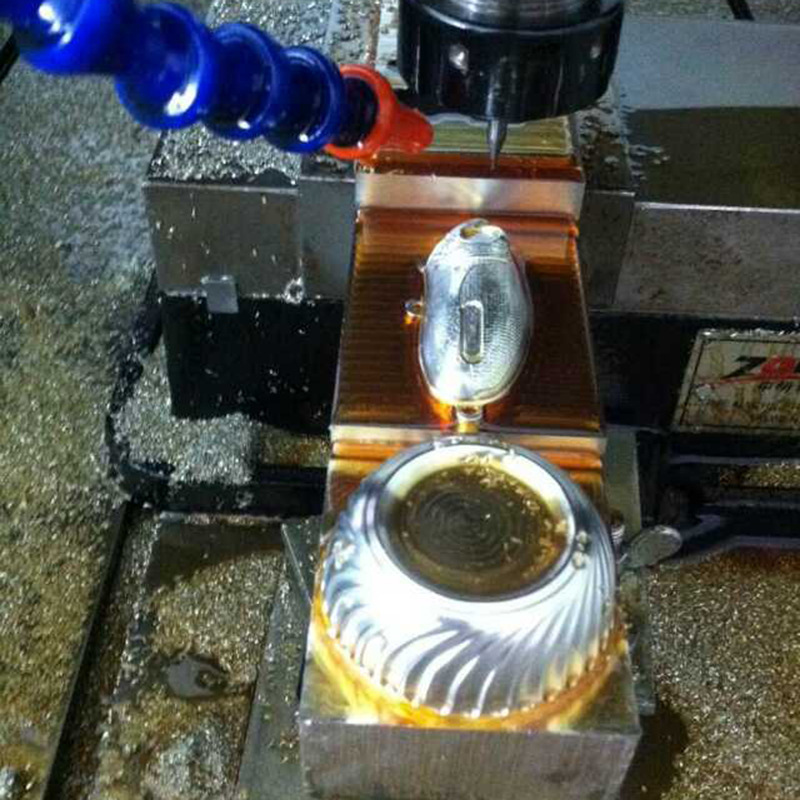 手工金属雕刻机的精湛工艺与艺术表现