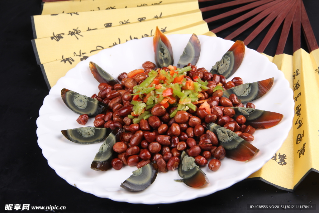 皮蛋花生米——一道美味佳肴的制作方法