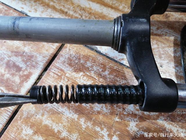 弹簧避震前叉拆解，深度探究构造与工作原理
