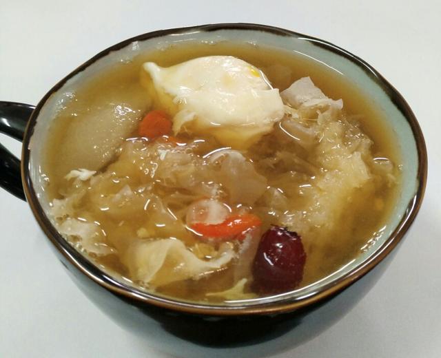 雪耳蛋花糖水，冬日暖心的甜蜜佳品