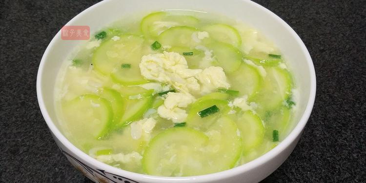 西葫芦蛋花汤，一道家常美味汤品的制作与品味