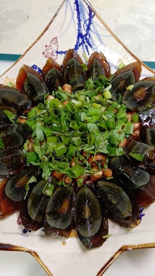 老醋皮蛋花生米的独特魅力