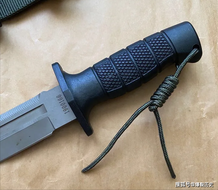 中国空降兵最新伞兵刀，精工细作，展现国之重器