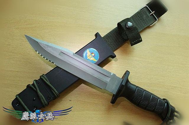 多功能伞兵刀，士兵的必备利器