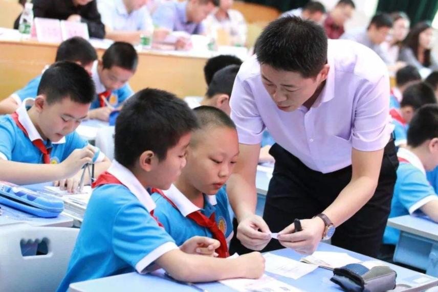 中班美术元旦教案